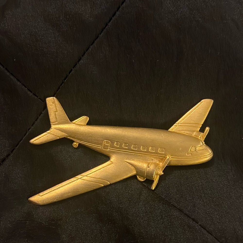 Airplane Pin